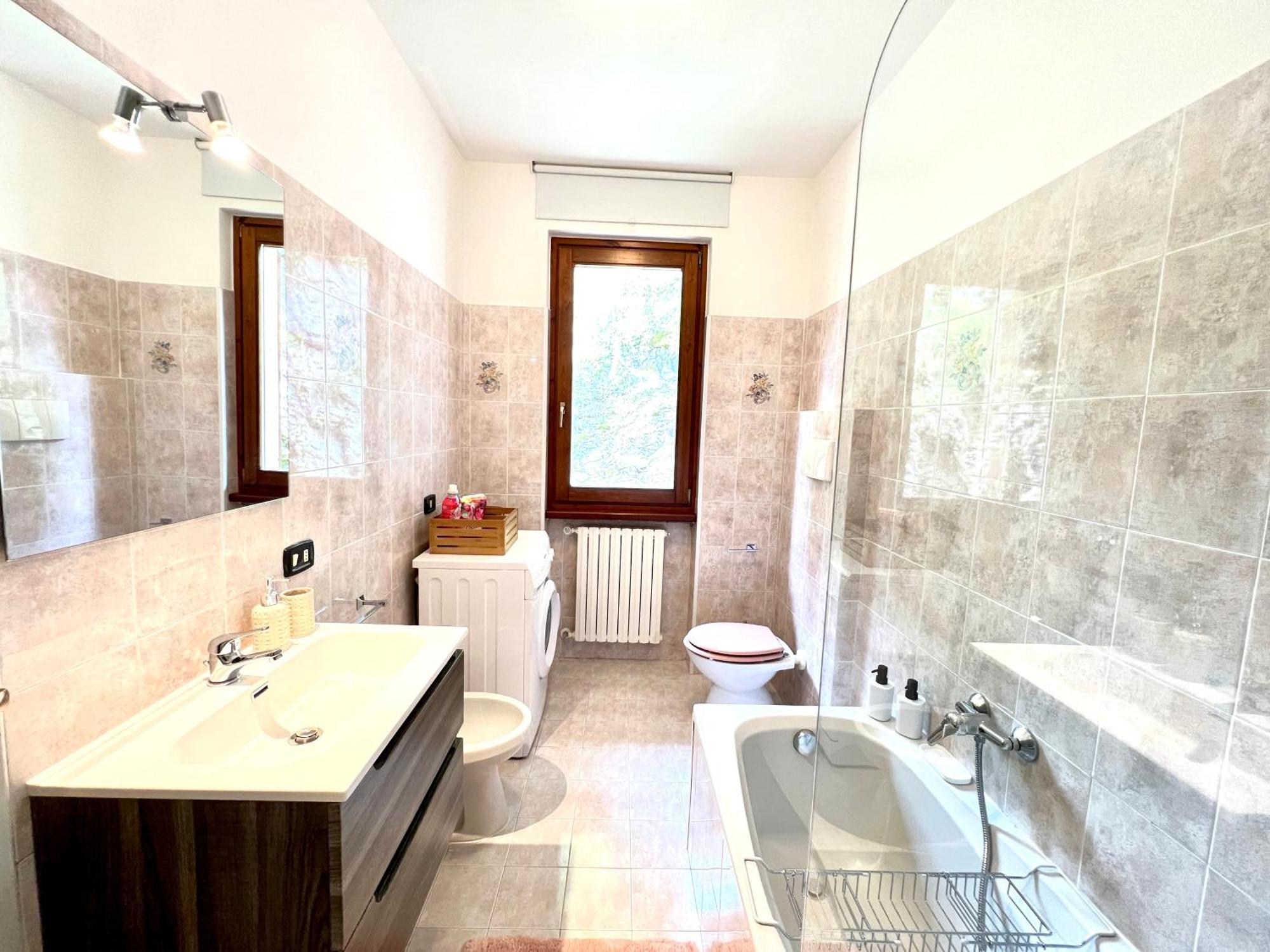 Villa L'Acero Rosso - Giardino Privato E Box Auto Menaggio Exterior foto