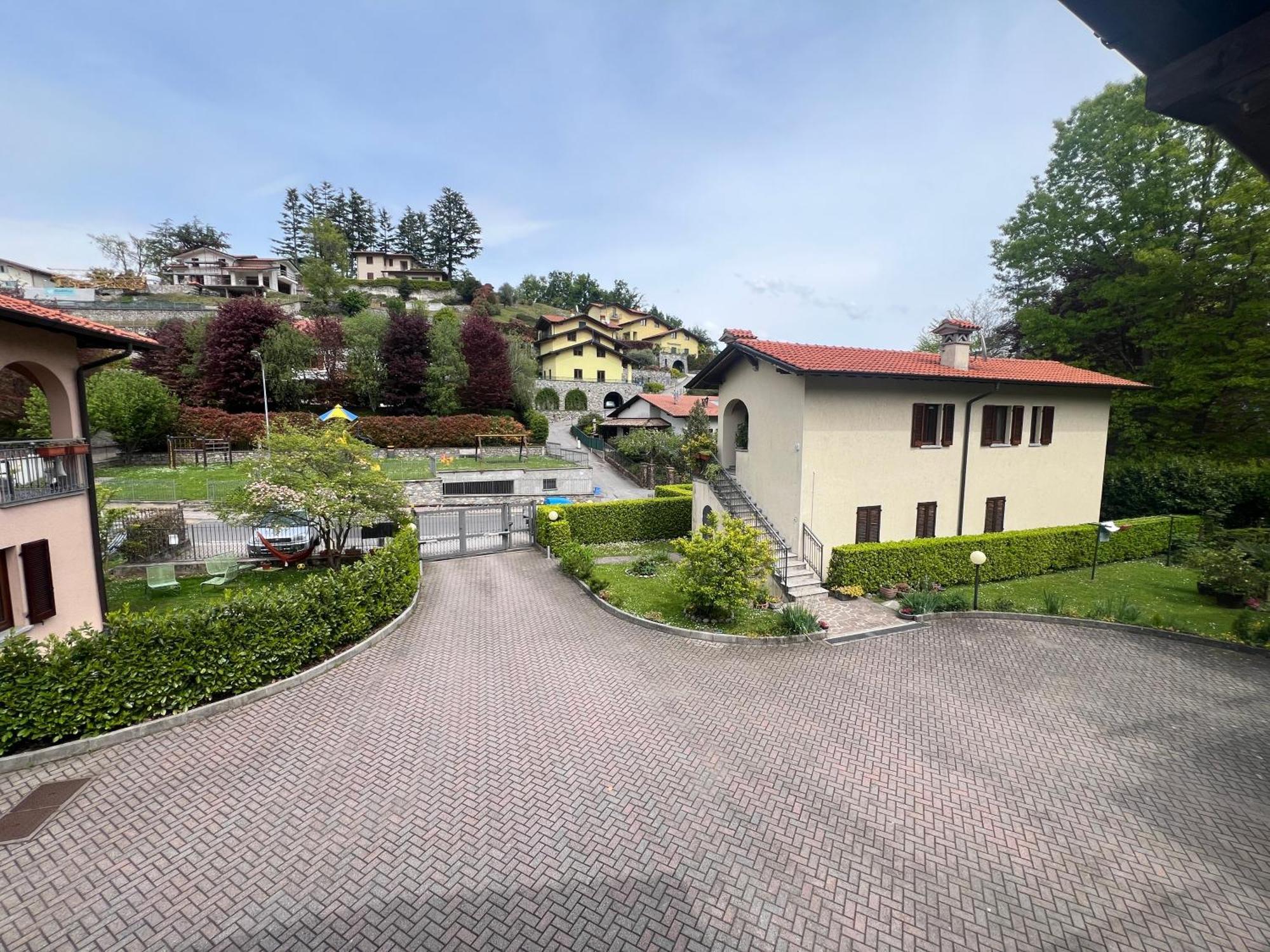 Villa L'Acero Rosso - Giardino Privato E Box Auto Menaggio Exterior foto