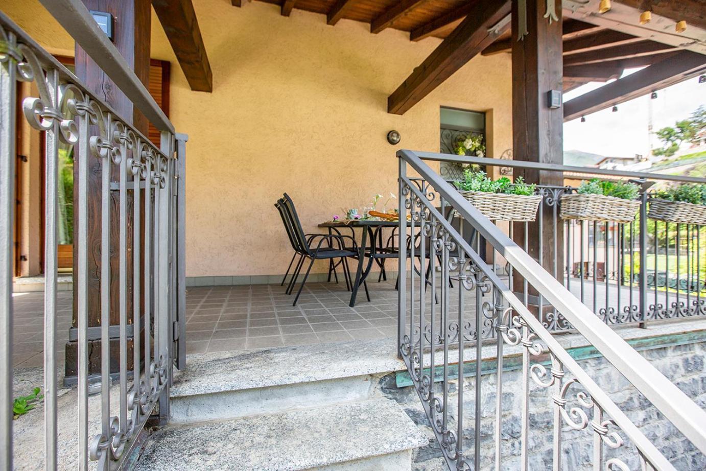 Villa L'Acero Rosso - Giardino Privato E Box Auto Menaggio Exterior foto